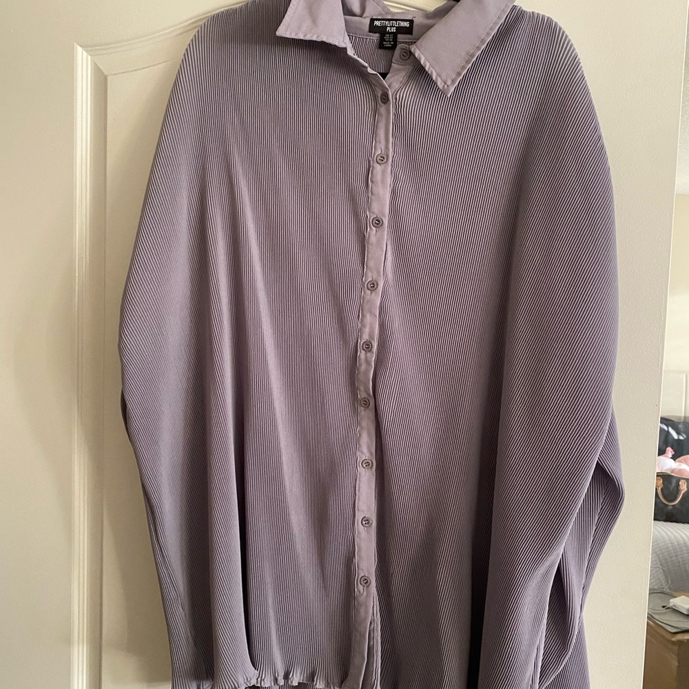 Pretty Little Thing Plus Size Gray ruffled blouse